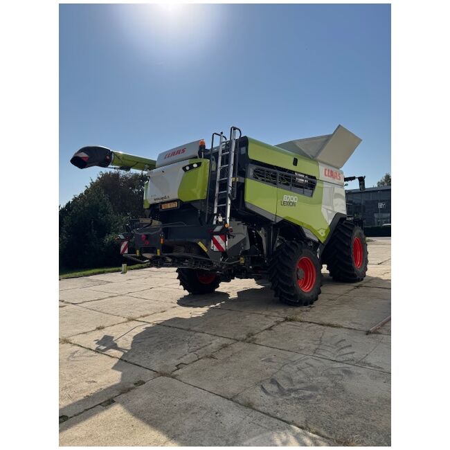 Combina second hand CLAAS Lexion 8700 4x4